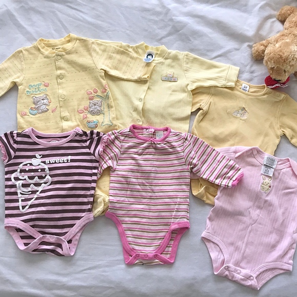 Newborn 0-3 mo Pink & Yellow Onsies-Lot of 6 - Picture 2 of 8